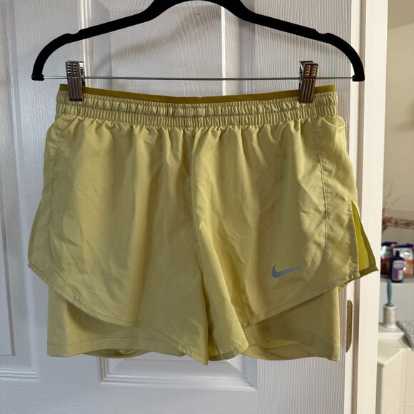 Nike Women's One Dri-FIT High-Waisted 3" 2-in-1 Shorts - Picture 1 of 2